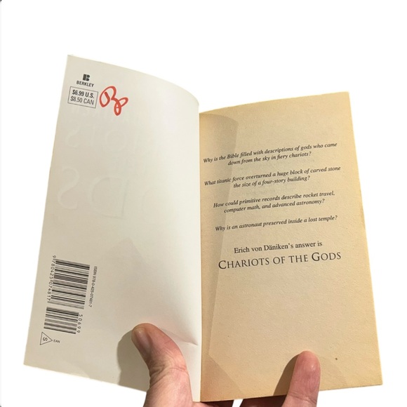 Chariots of the Gods — Erich von Däniken — Berkley Mass‑Market 1977 — Excellent - Picture 4 of 10